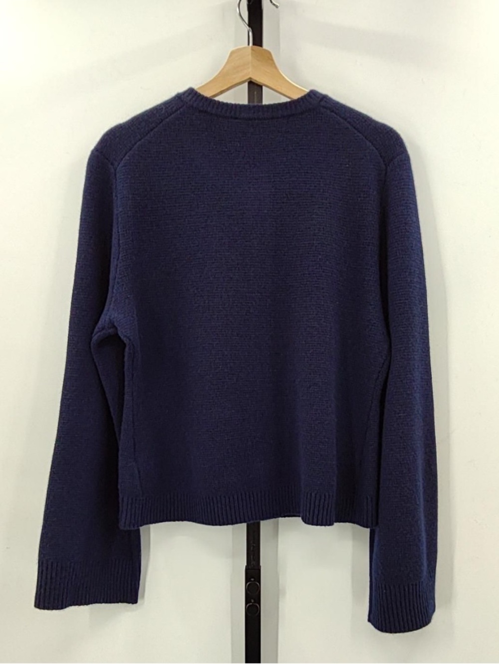 Quince Mongolian Cashmere Structured Cardigan TRUE Navy
Sleeved Top L - Picture 9 of 10